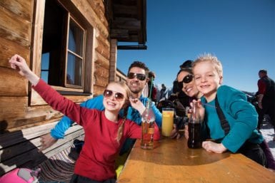 Einkehrschwung im Winterurlaub in Flachau, Salzburger Land